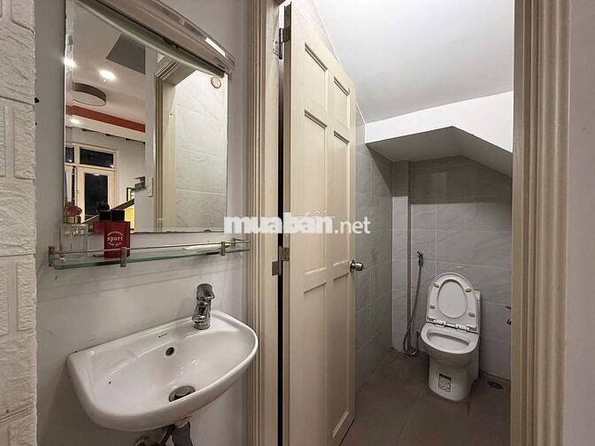 Cho thuê nhà hxt 85 đường Phạm Viết Chánh P19 Bình Thạnh .
