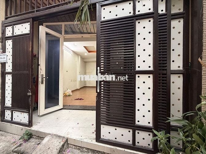 Cho thuê nhà hxt 85 đường Phạm Viết Chánh P19 Bình Thạnh .