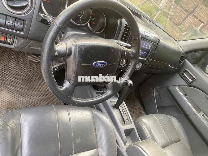 Ford Everest 2013 Số tự động 7 chỗ Đen