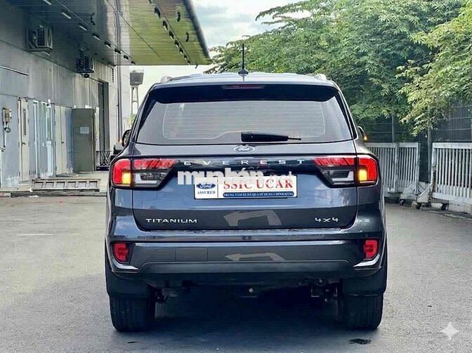 Bán Ford Everest 2 cầu tự động, trả trước 350tr