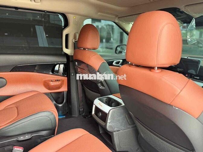 Kia Carnival HEV Signature 7 chỗ Trắng
