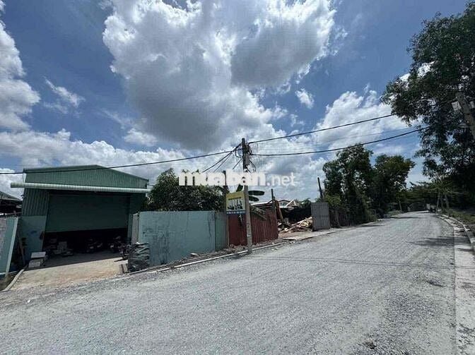 CHO THUÊ KHO XƯỞNG gần 700m ( thương lượng gặp tt chính chủ )