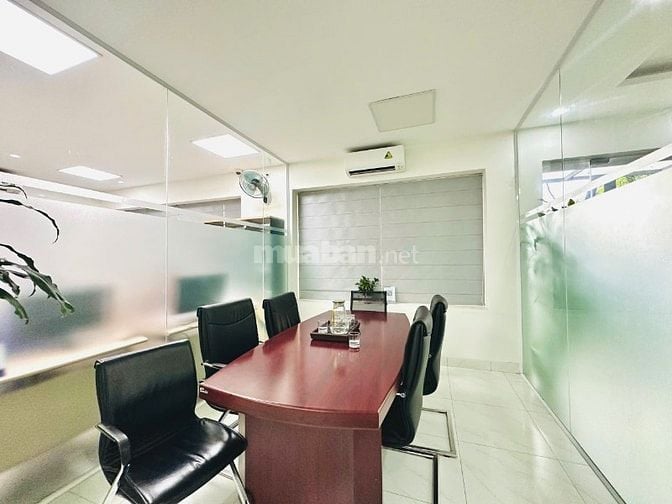 Cho thuê nhà mặt phố, quận Hoàng mai. Diện tích 220m2, rộng gần 10m