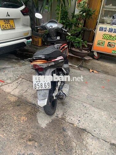 Honda Air Blade Đen vàng