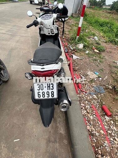 Yamaha Trắng