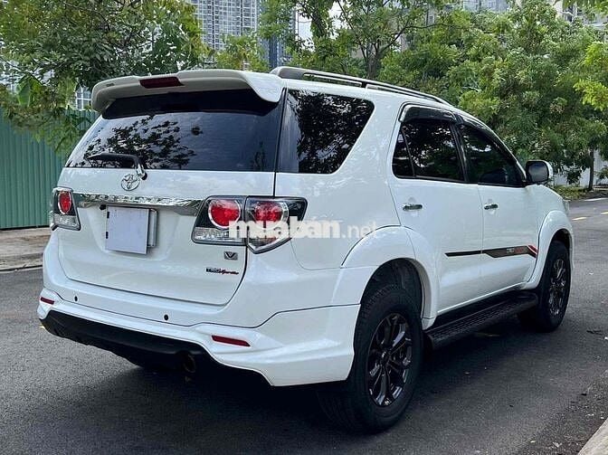 Toyota Fortuner TRD 4x4 2016 Trắng 93.000 km