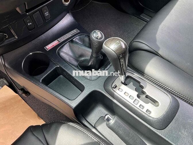 Toyota Fortuner TRD 4x4 2016 Trắng 93.000 km