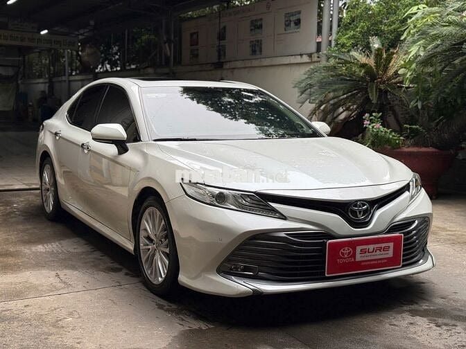 Camry 2.5Q 2019 Trắng 57.000km giá thương lượng
