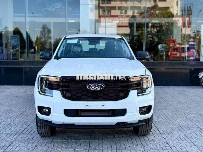 Ford Ranger XLS Facelift 2026 Tự động 10 cấp Trắng