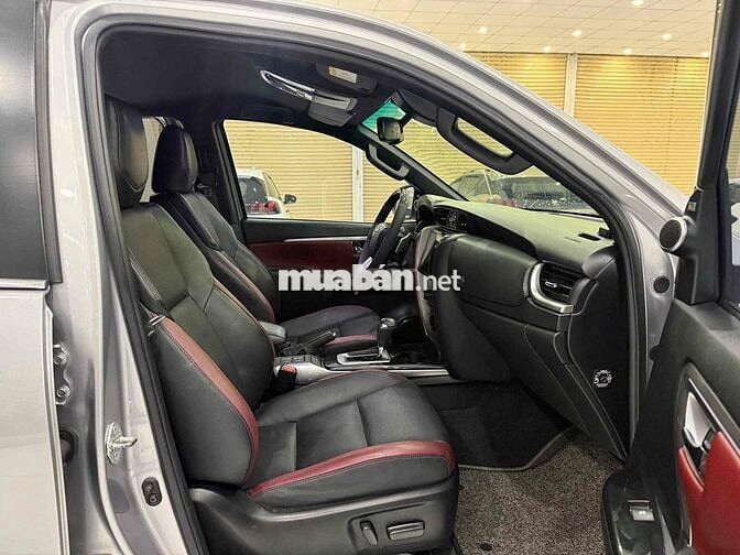 Toyota Fortuner Legender 2022 2.8L 4x4AT cao cấp