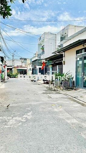 NHÀ GIÁ RẺ BÀ ĐIỂM 110m2 Ô TÔ ĐẬU CỬA , GIÁ 3 TỶ x , SỔ HỒNG TRAO TAY