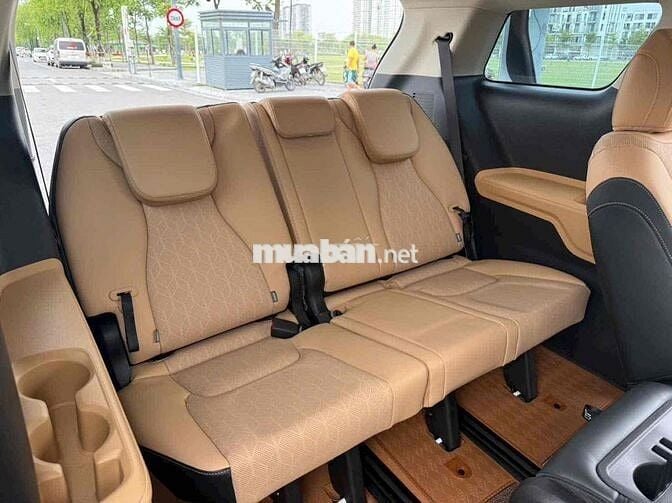 Kia Carnival 2024 2.2D Luxury Trắng 3 vạn KM