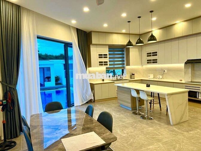 Bán villa 540m2 hồ bơi siêu lớn TP. Bà Rịa