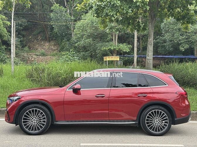 Mercedes-Benz GLC 300 4Matic 2023, đẹp xuất sắc