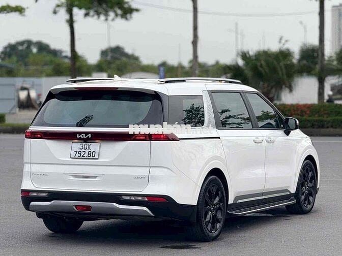 Kia Carnival 2024 2.2D Luxury Trắng 3 vạn KM