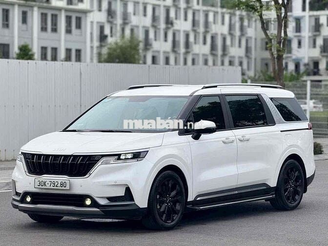 Kia Carnival 2024 2.2D Luxury Trắng 3 vạn KM