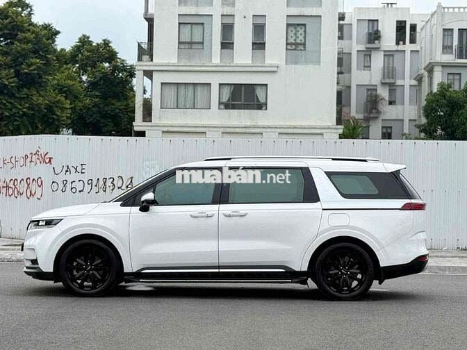 Kia Carnival 2024 2.2D Luxury Trắng 3 vạn KM