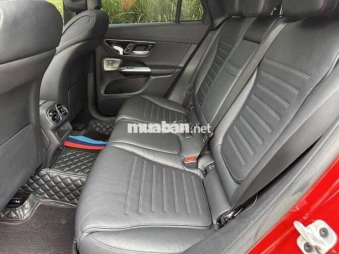 Mercedes-Benz GLC 300 4Matic 2023, đẹp xuất sắc