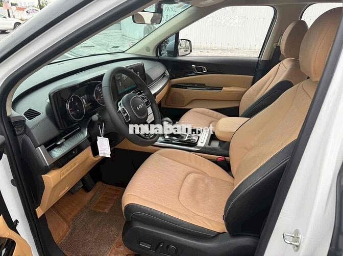 Kia Carnival 2024 2.2D Luxury Trắng 3 vạn KM