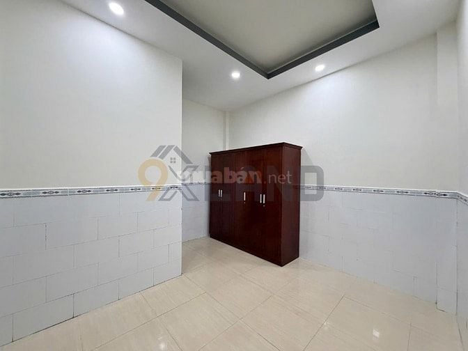 HOT !! CHỈ HƠN 6 TỶ- NHÀ MẶT TIỀN KD 3 TẦNG - GẦN VINCOM THỦ ĐỨC