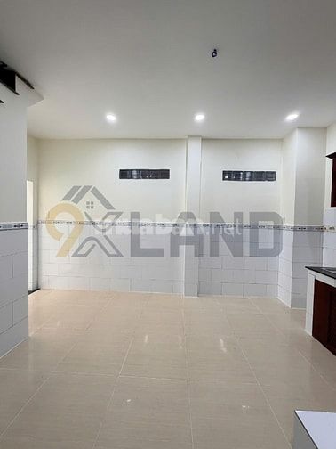 HOT !! CHỈ HƠN 6 TỶ- NHÀ MẶT TIỀN KD 3 TẦNG - GẦN VINCOM THỦ ĐỨC