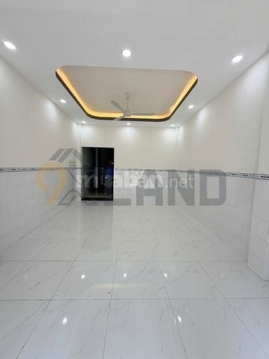 HOT !! CHỈ HƠN 6 TỶ- NHÀ MẶT TIỀN KD 3 TẦNG - GẦN VINCOM THỦ ĐỨC