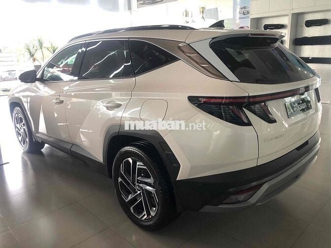 Hyundai Tucson 1.6 Turbo Trắng Tự động