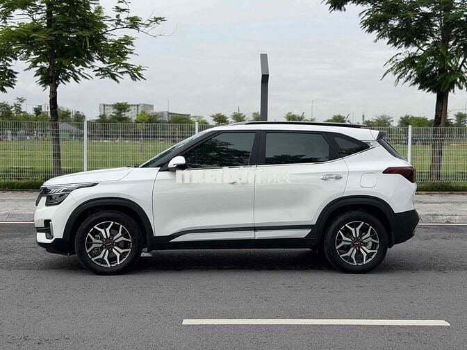 Kia Seltos 1.4 Premium 2023 Trắng 5 vạn KM