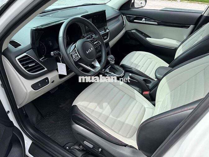 Kia Seltos 1.4 Premium 2023 Trắng 5 vạn KM