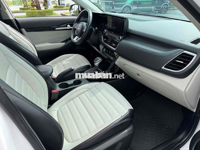 Kia Seltos 1.4 Premium 2023 Trắng 5 vạn KM