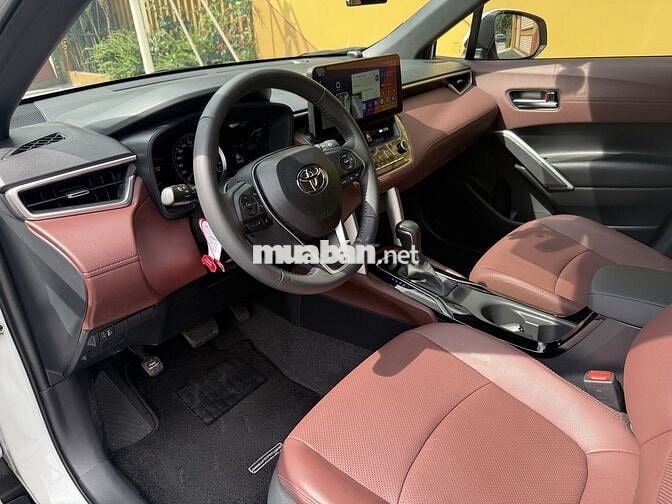Toyota Corolla Cross 1.8G 2022 Trắng 14.000 km