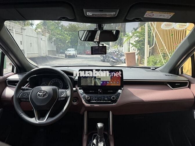 Toyota Corolla Cross 1.8G 2022 Trắng 14.000 km