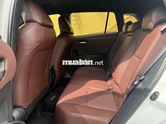 Toyota Corolla Cross 1.8G 2022 Trắng 14.000 km