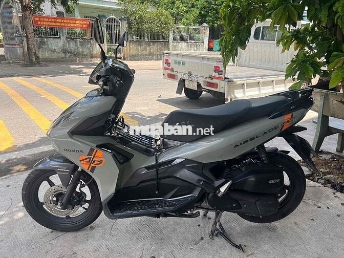 Honda Air Blade 2021 SMK bản đặc biệt Xám đen