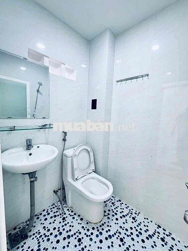 Cho thuê nhà hẻm xe hơi đường Phạm Văn Chiêu