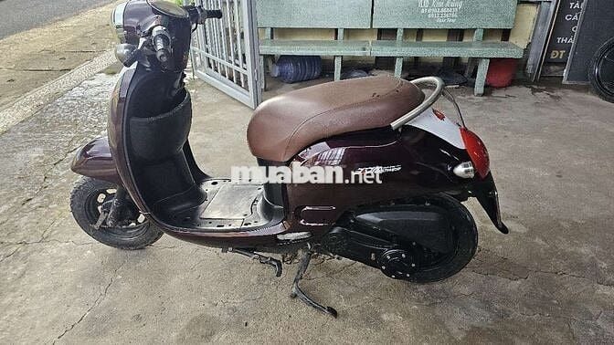 Xe tay ga 50cc Nhập khẩu Nâu đã sử dụng