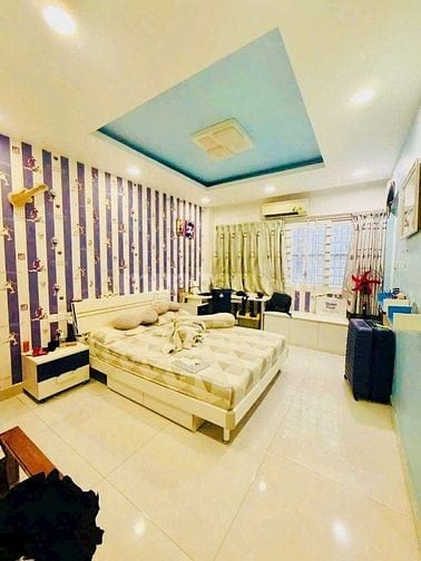 Bán nhà mặt tiền, đường khánh hội P3 Q4,dt:5x15m,giá:16 tỷ(3lầu)