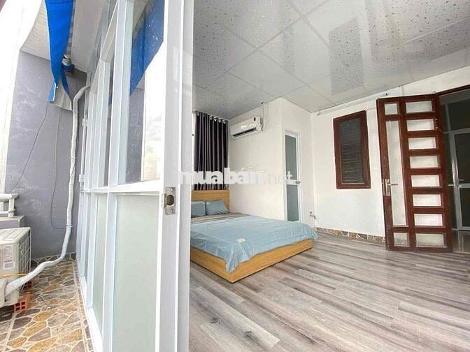 1 PN TÁCH BẾP BAN CÔNG RIÊNG SIÊU BỰ 40m2 NGAY NGÃ 5 CHUỒNG CÚN
