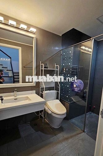 cho thuê nhà hẻm 418 minh phụng, gần chợ bình thới. có 4PN
