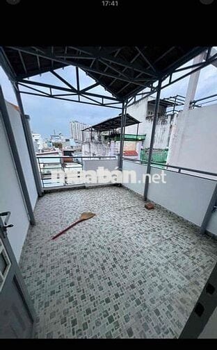 cho thuê nhà hẻm 418 minh phụng, gần chợ bình thới. có 4PN