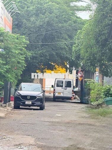 Bán nhà xưởng. 1/ Tô ký.  Đường 10m . đối diện vpcc Đất Việt cũ 