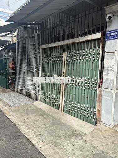 bán nhà mặt tiền chợ trung Chánh- giáo xứ trung Chánh