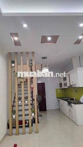 Cho Thuê Nhà Ngọc Thuỵ 4Tầng 3PN,ôtô 7chỗ vào tận nhà, ngõ ô tô tránh,