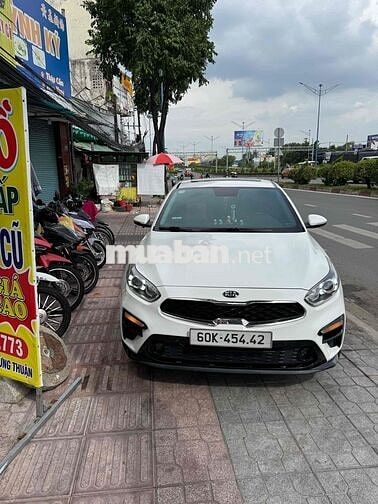 Kia Cerato Luxury Trắng 5 chỗ