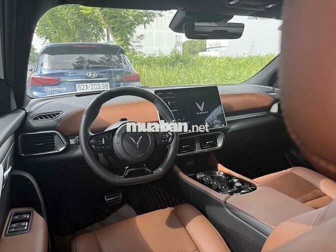 Vinfast VF8 Plus 2025 Trắng 26000 km