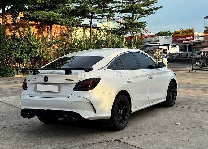MG5 STD 2024 XE GIA ĐÌNH LƯỚT LÊN NHIỀU ĐỒ CHƠI
