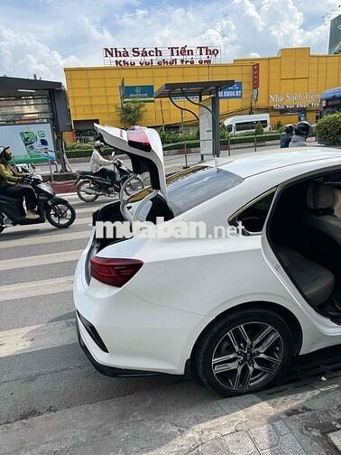 Kia Cerato Luxury Trắng 5 chỗ