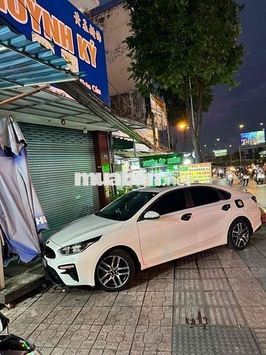Kia Cerato Luxury Trắng 5 chỗ