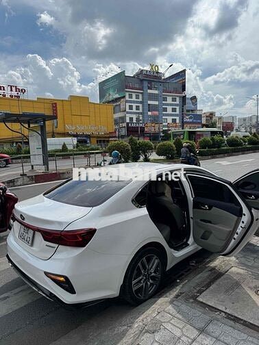 Kia Cerato Luxury Trắng 5 chỗ