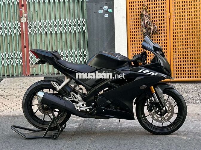 Yamaha R15v3 bs72